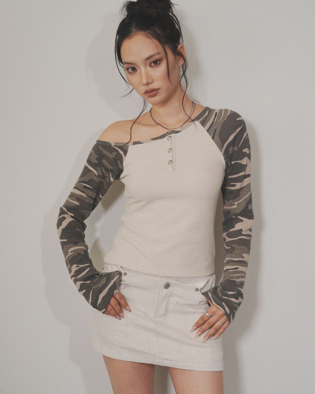 여린(YEORIN) Vintage Low Waist Mini Skirt (Ivory)
