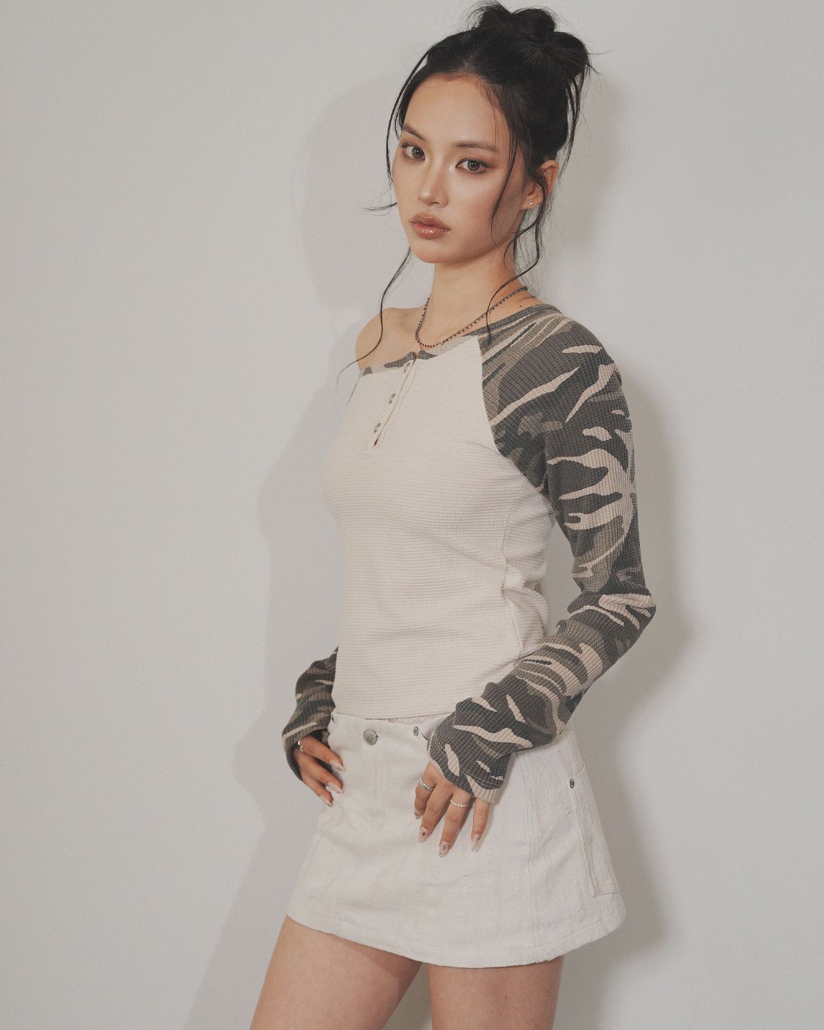 여린(YEORIN) Vintage Low Waist Mini Skirt (Ivory)