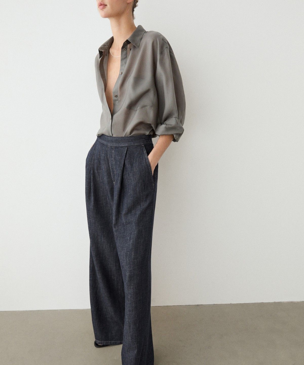 마시모두띠(MASSIMO DUTTI) 코튼 블렌드 플리츠 세미 조거 팬츠