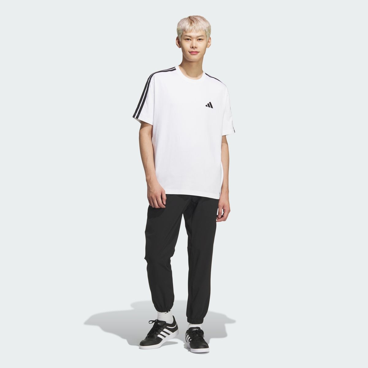 아디다스(ADIDAS) 에센셜 플러스 루스 핏 3-스트라이프 싱글 저지 쇼트 슬리브 티셔츠 KF3739