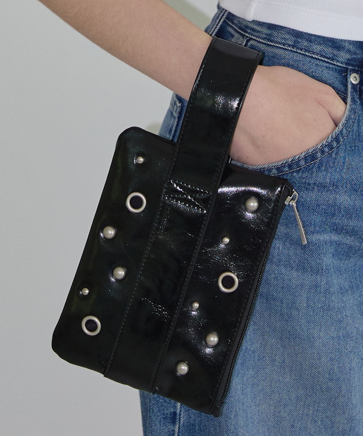 레이몬트(RAIMENT) Orbit Pouch Bag_BLACK