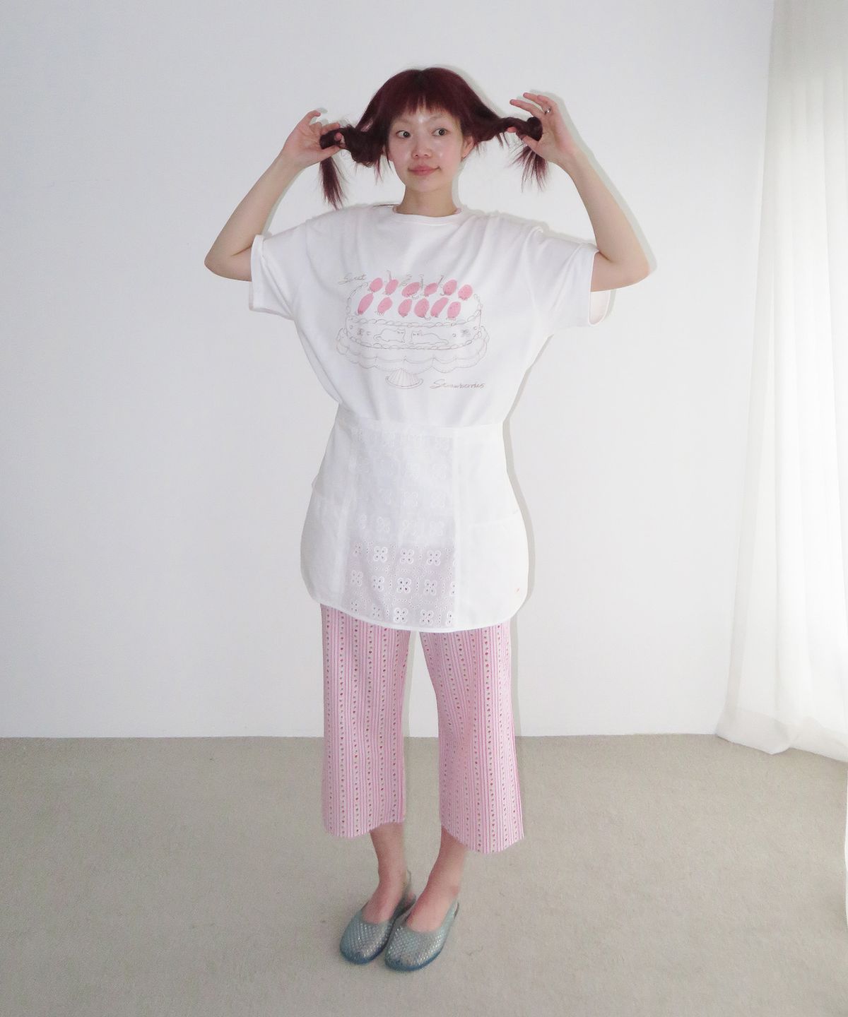 펀프롬펀(FUNFROMFUN) Strawberry Cake Tee,White
