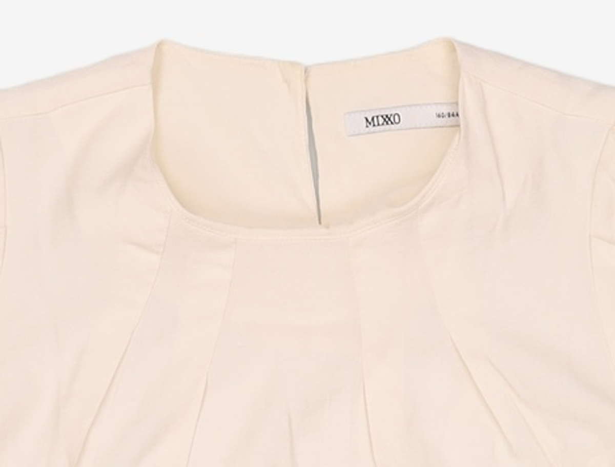 미쏘(MIXXO) 라운드넥 핀턱 블라우스 MIWBLB930B S