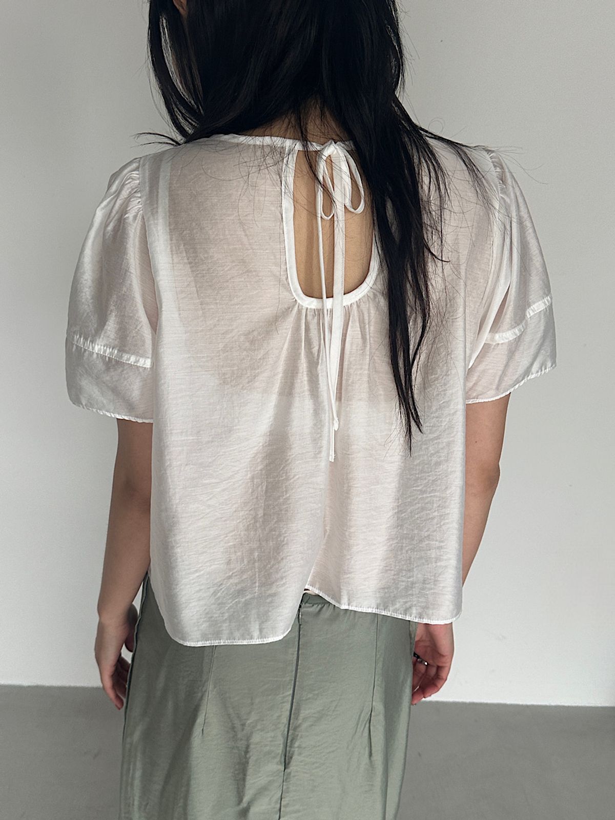 아포엠(APOEM) Sheer Volume Blouse(3C)