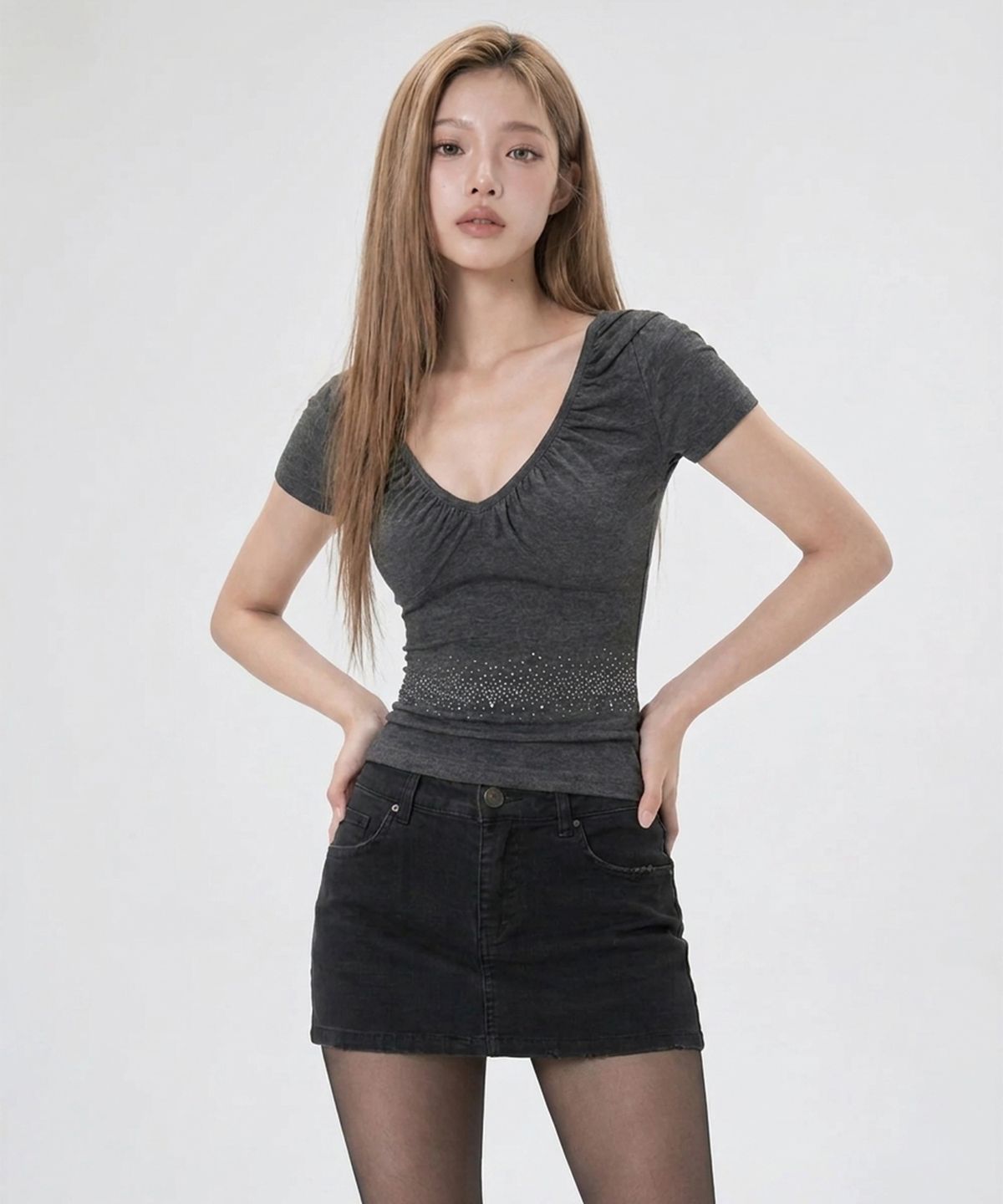 본슬리피(BORN SLIPPY) Crystal Line V Shirring Tee (Charcoal)