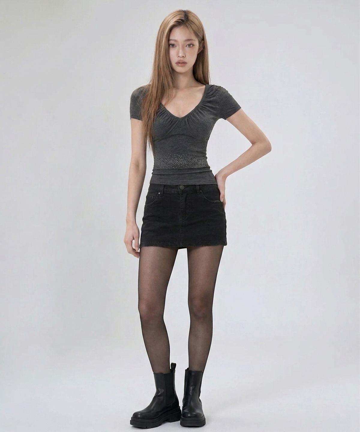 본슬리피(BORN SLIPPY) Crystal Line V Shirring Tee (Charcoal)
