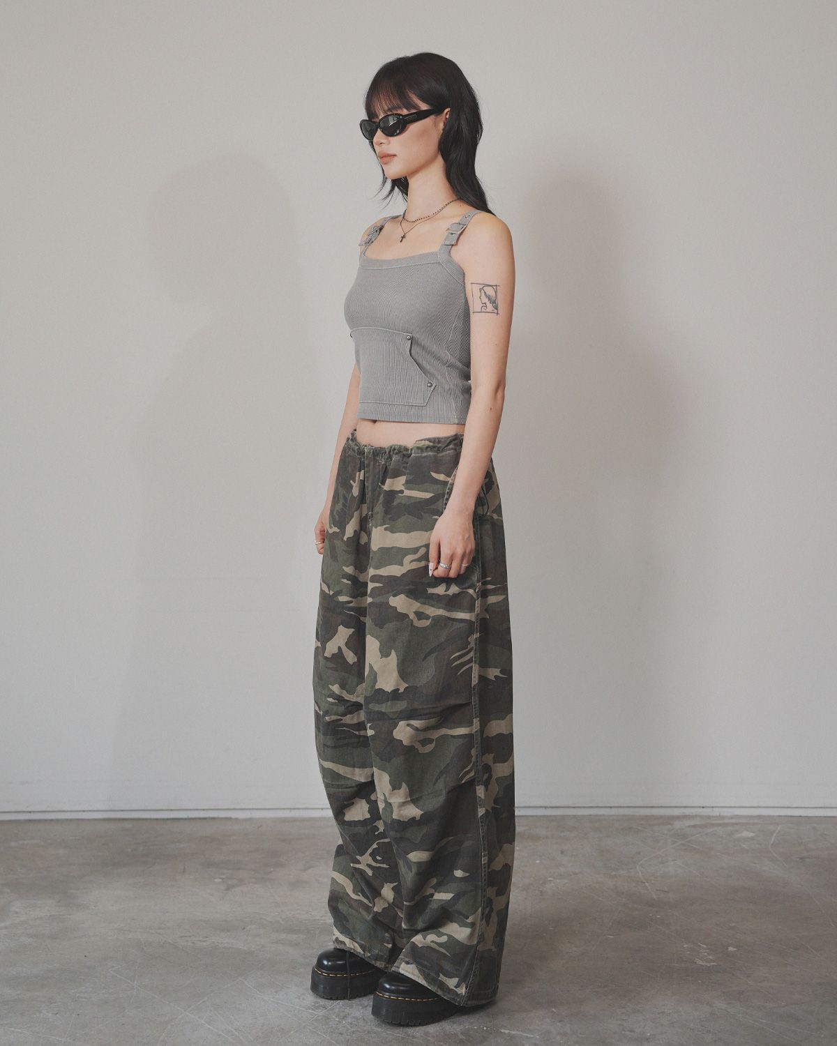여린(YEORIN) Back Pocket Pants (Camo)