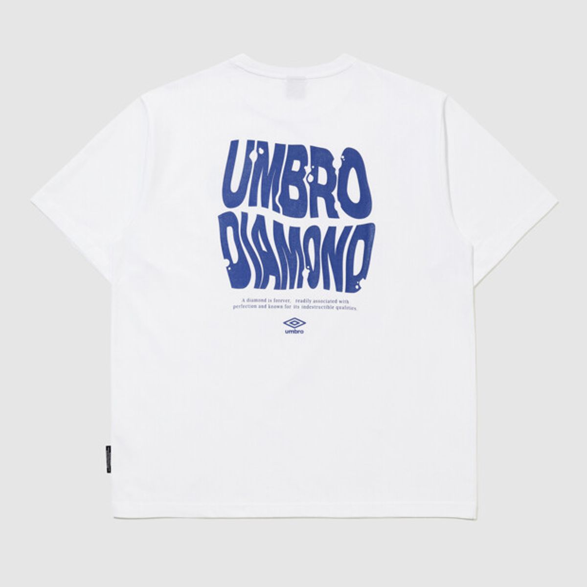 엄브로(UMBRO) [COOLING] 아이스코튼 웨이브 그래픽 반팔 티셔츠 화이트 UR221CRS63