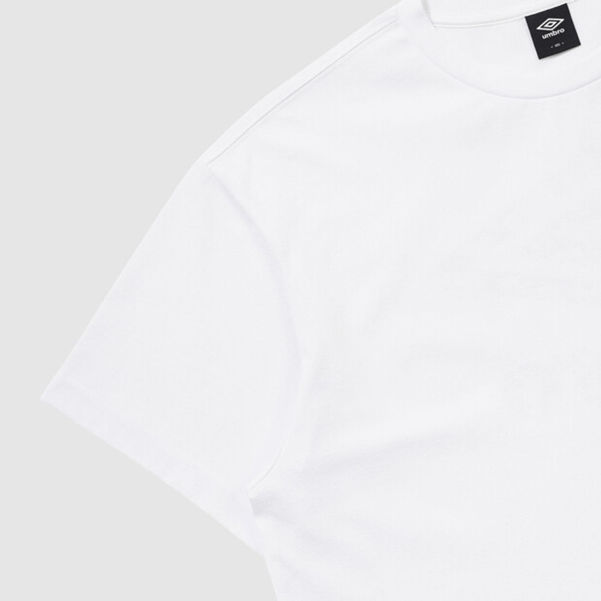 엄브로(UMBRO) [QUICK-DRY] 칠아웃 프레쉬 반팔 티셔츠 화이트 UR223CRS61