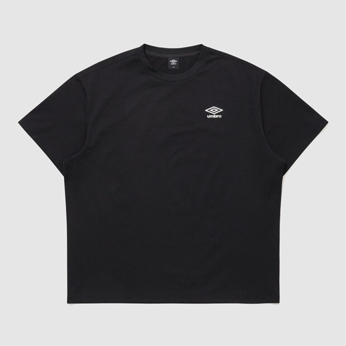 엄브로(UMBRO) [QUICK-DRY] 칠아웃 프레쉬 반팔 티셔츠 블랙 UR223CRS61