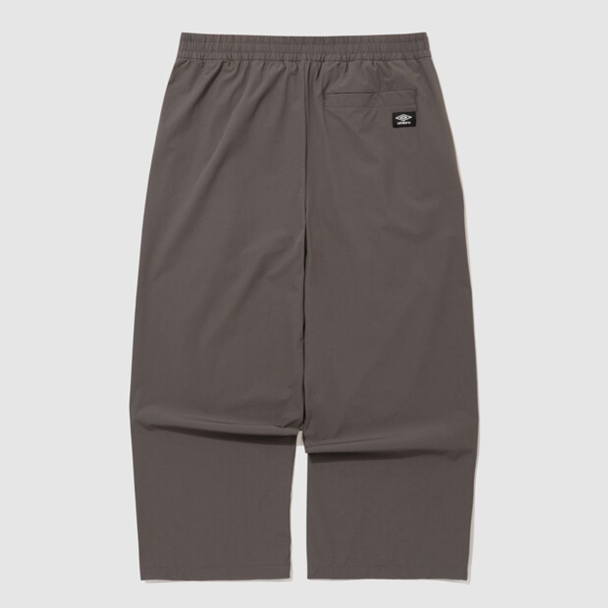 엄브로(UMBRO) [COOLING] 칠아웃 9부 크롭 팬츠 브라운 UR221CPT61