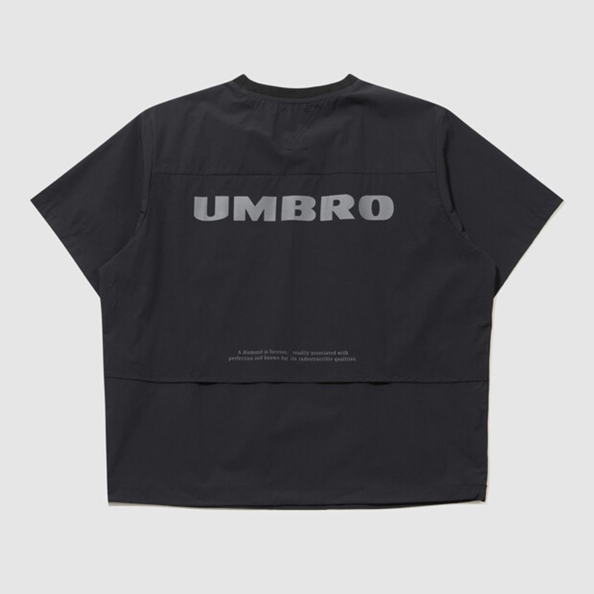 엄브로(UMBRO) [COOLING] 칠아웃 반팔 피스테 블랙 UR223CWT62