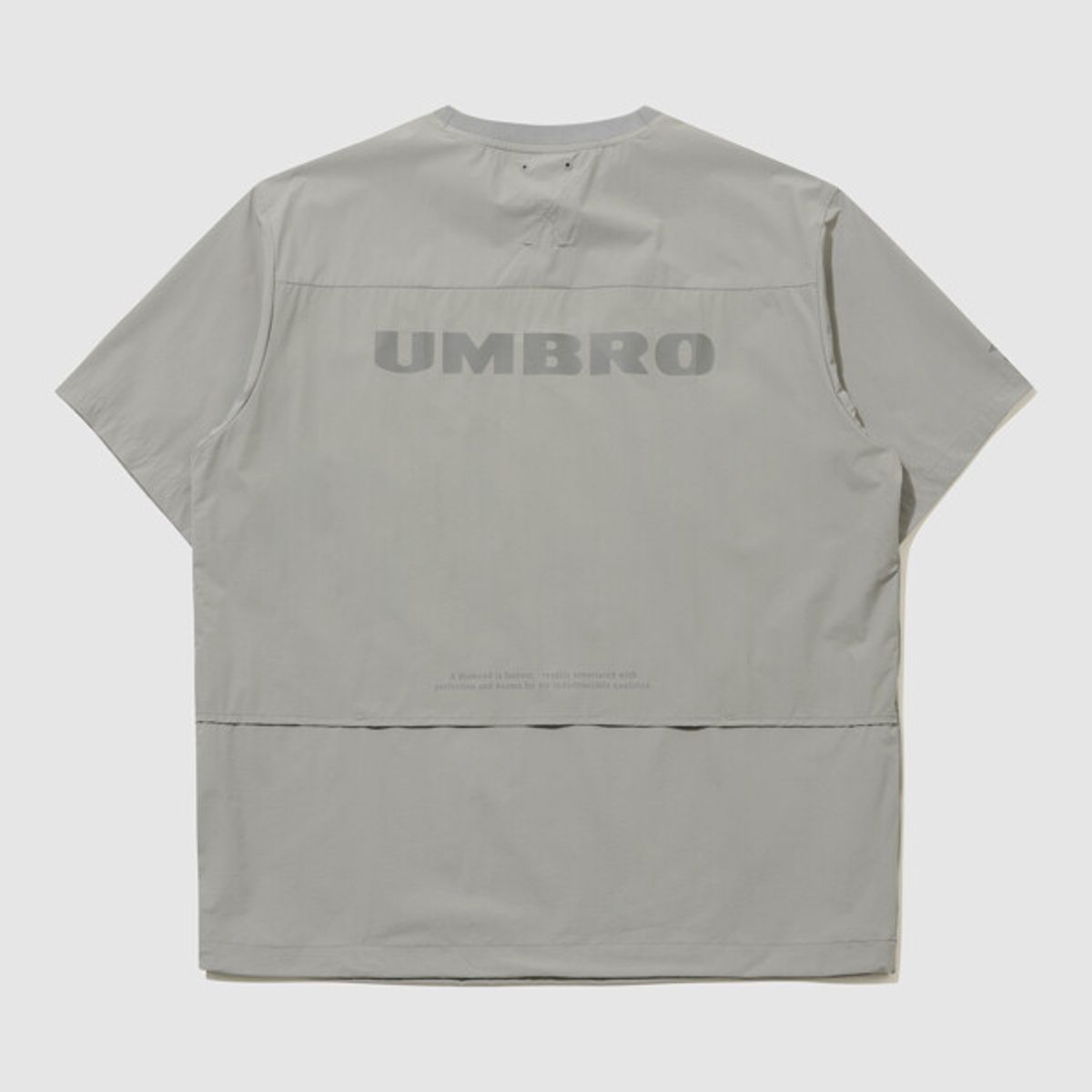 엄브로(UMBRO) [COOLING] 칠아웃 반팔 피스테 그레이 UR223CWT62