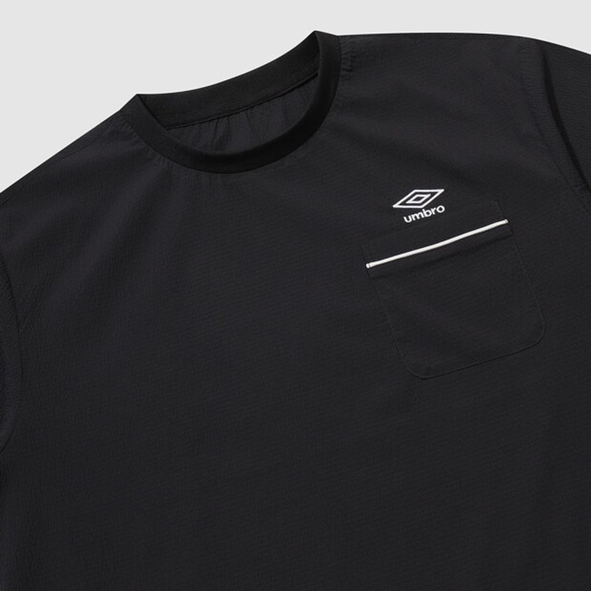 엄브로(UMBRO) 시어서커 반팔 피스테 블랙 UR223CWT64