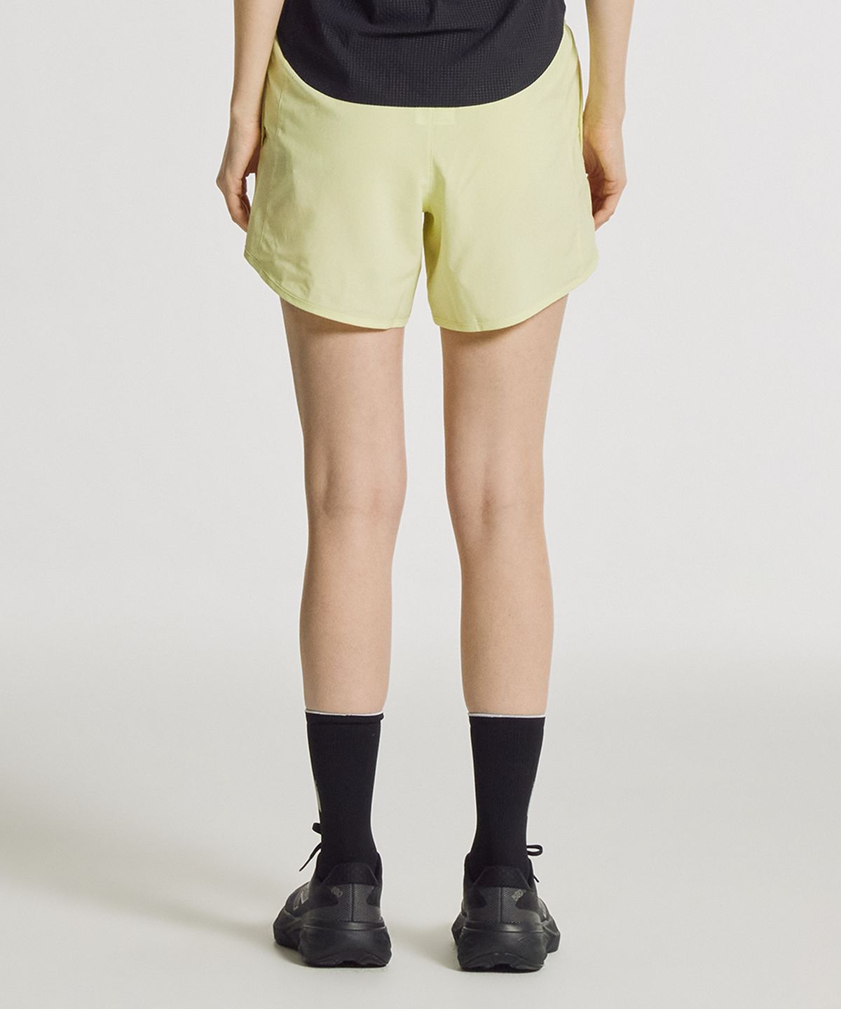 뉴발란스(NEW BALANCE) NBNVG36102 / WOMEN 스포츠에센셜 쇼츠 5인치 (LIGHT YELLOW)