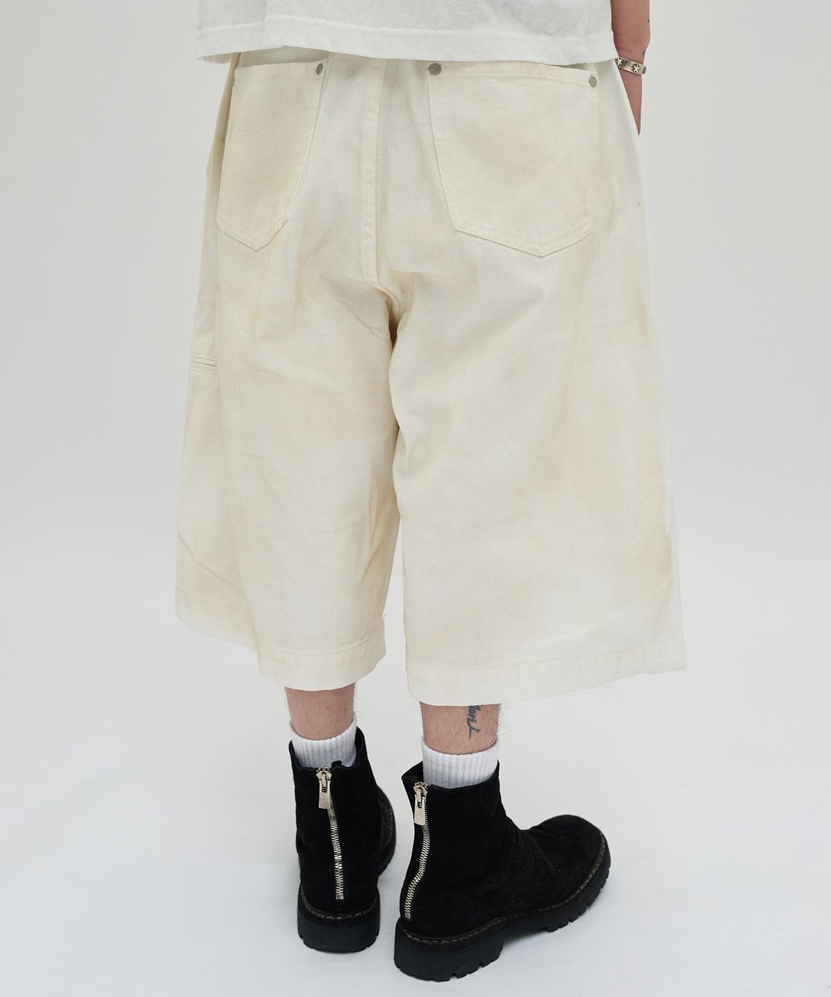 스웨이드(SUADE) WRINKLE WASHED SHORTS [WHITE]