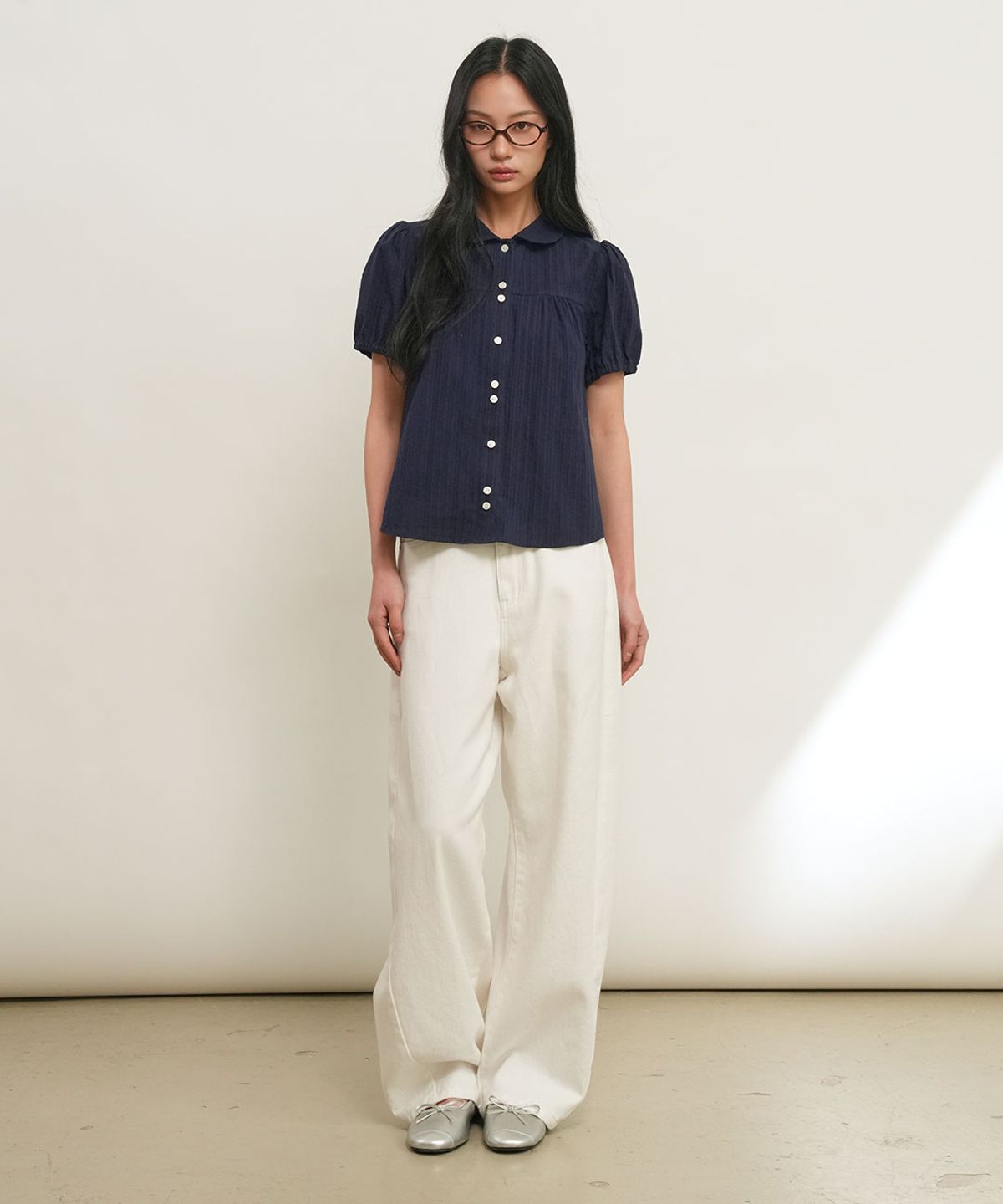 제너럴아이디어(GENERALIDEA) 라운드 카라 퍼프 블라우스 [NAVY] / GF2LSH521