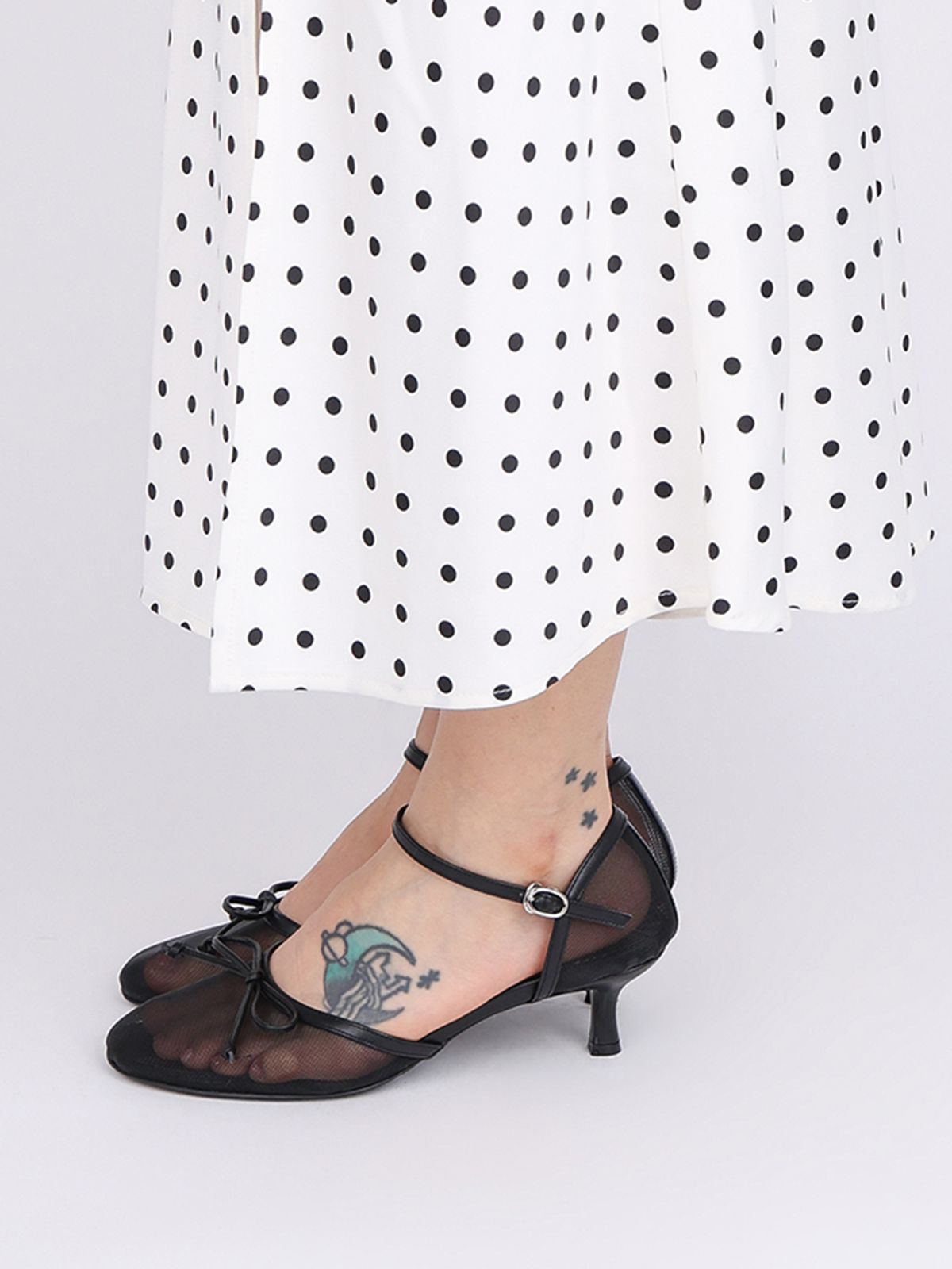 슈바이초이(SHOEBYCHOI) 매쉬 망사 펌프스 (5cm)_블랙,플라워베이지