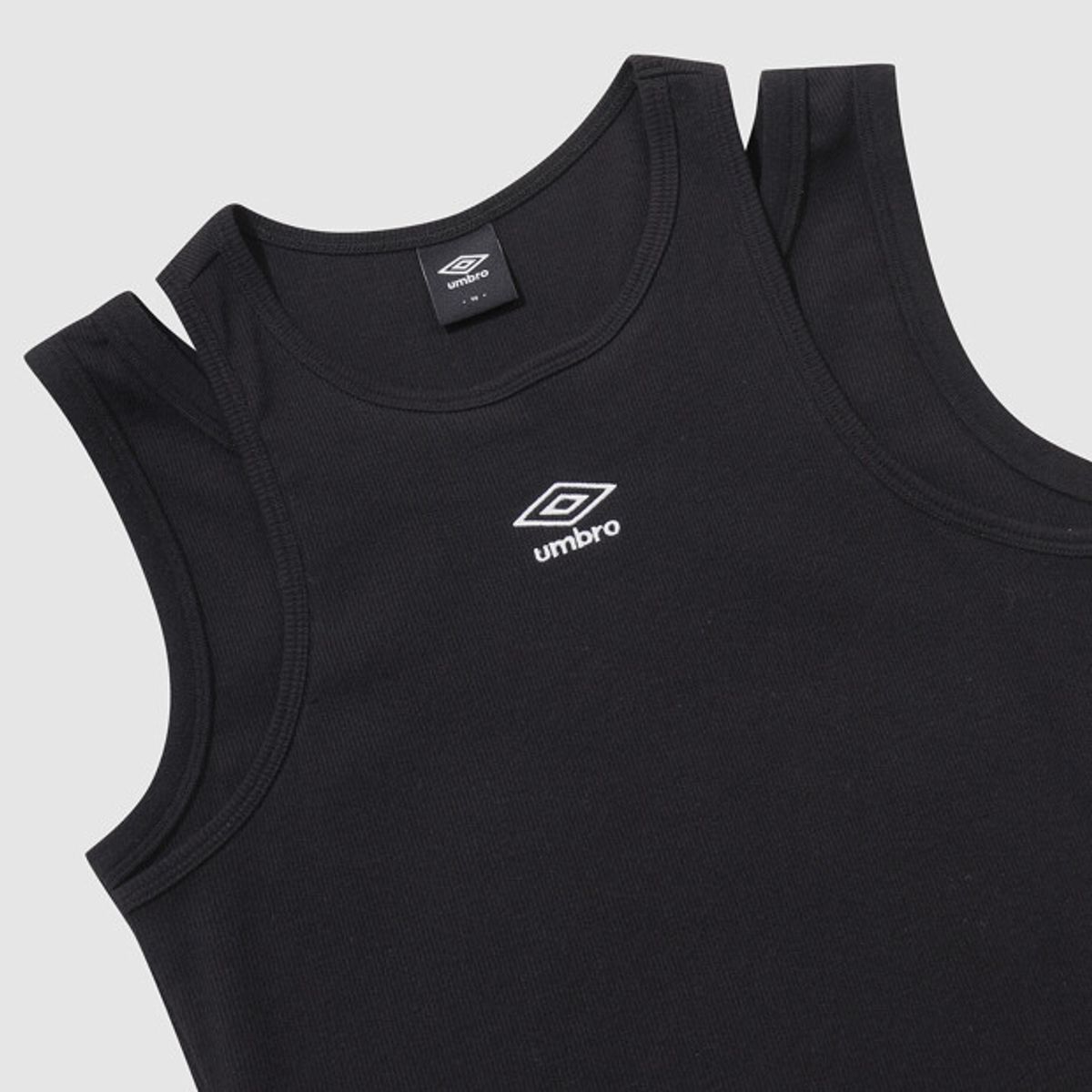 엄브로(UMBRO) 코지코어 우먼스 레이어드 슬리브리스 블랙 UR222CSL69