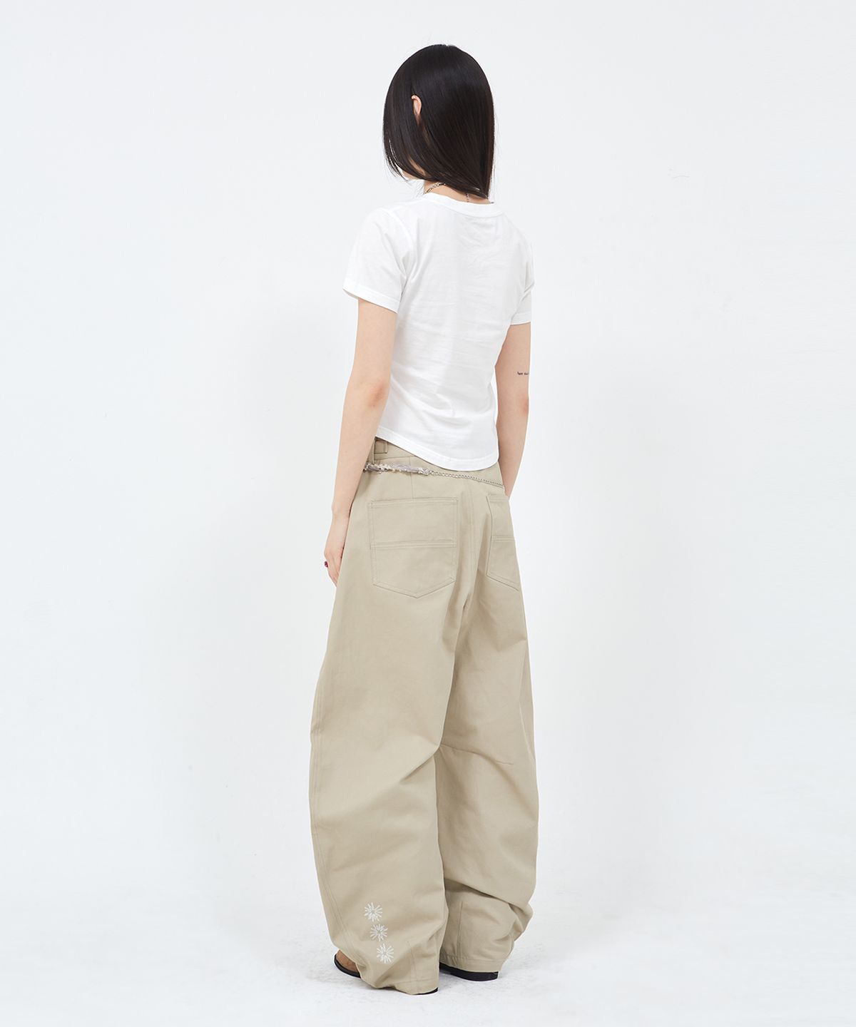 세컨드솔트(SECONDSALT) 벌룬 비조 커브드 코튼 팬츠 (베이지)