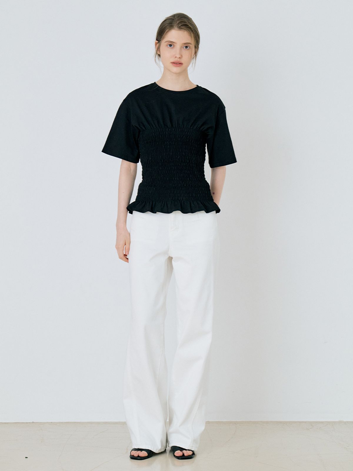 르세지엠(LESEIZEME) Basic Smocked Cotton Blouse T-Shirt - Black