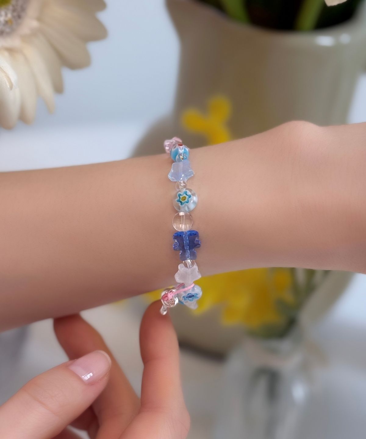 봉보(BONBEAU) Little joy motive mix Bracelet 컬러 글라스 꽃 별 곰돌이 모티브 믹스 비즈 팔찌