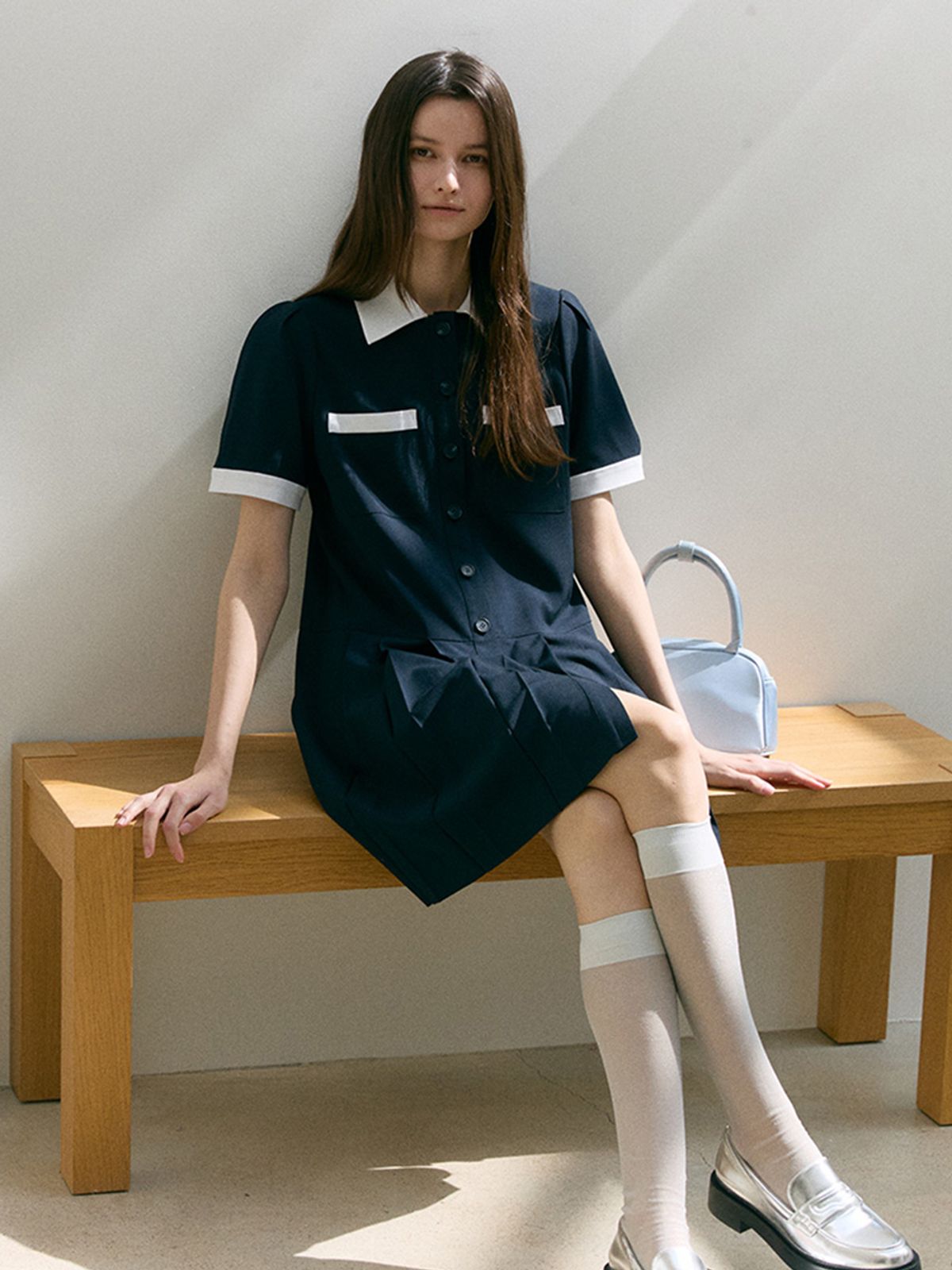 모우트(MOAT) 카라 배색 미디 원피스 (다크 네이비)