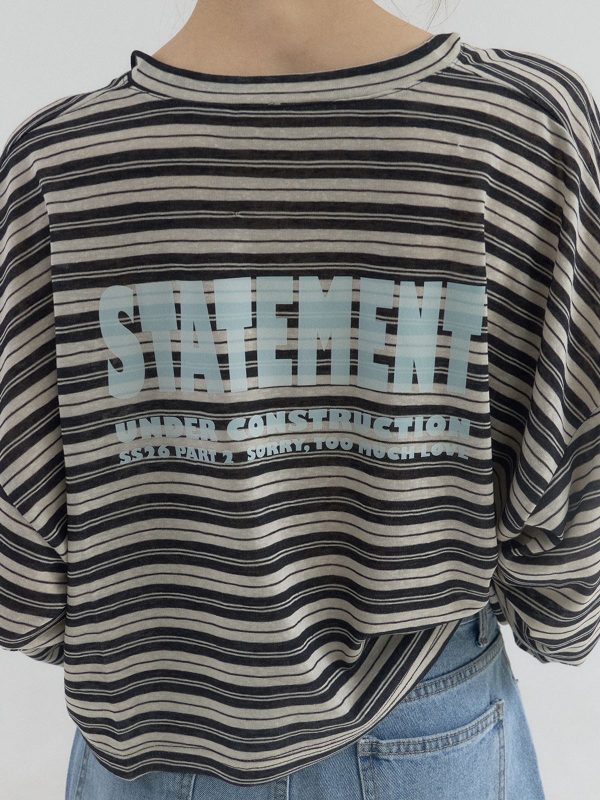 쏘리, 투 머치 러브(SORRY, TOO MUCH LOVE) Cropped Stripe Loose Fit Collar Top_Black