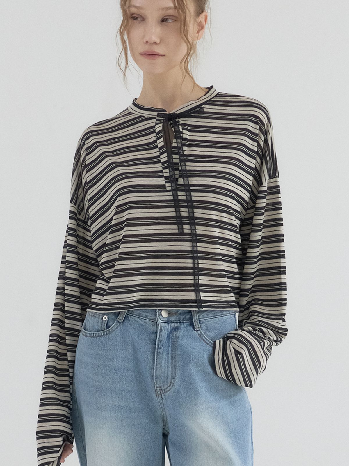 쏘리, 투 머치 러브(SORRY, TOO MUCH LOVE) Cropped Stripe Loose Fit Collar Top_Black