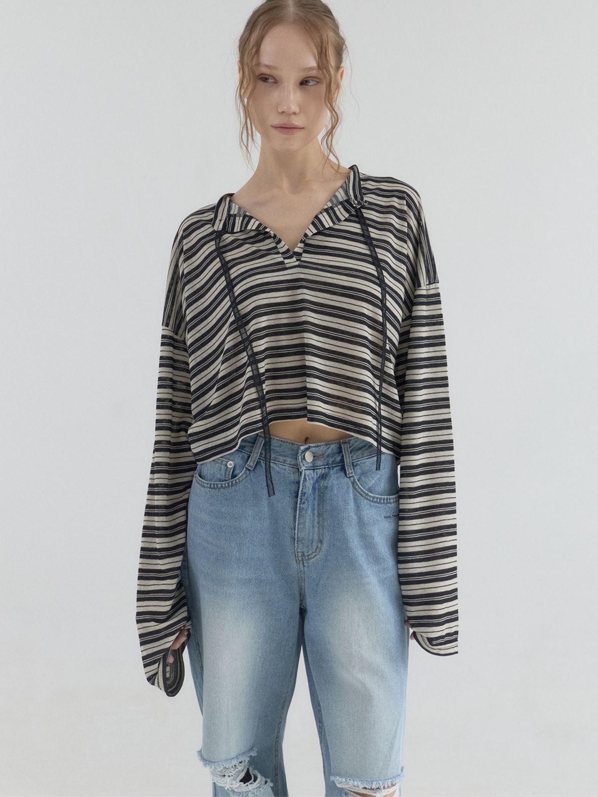 쏘리, 투 머치 러브(SORRY, TOO MUCH LOVE) Cropped Stripe Loose Fit Collar Top_Black