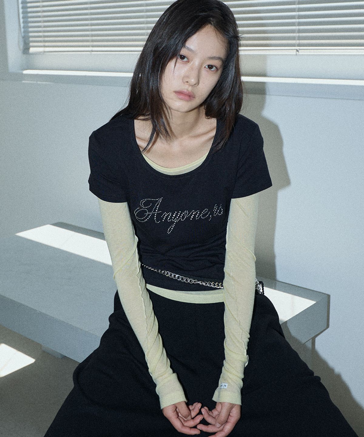 렌세(RENSE) Lettering Hotfix Half Tee Black