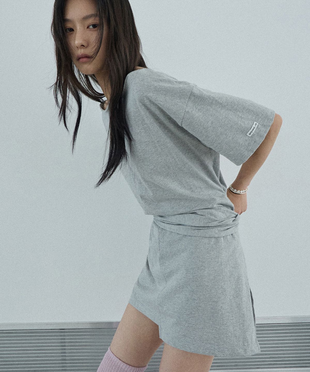 렌세(RENSE) Off-Shoulder Wrap Tie Tee Melange Gray