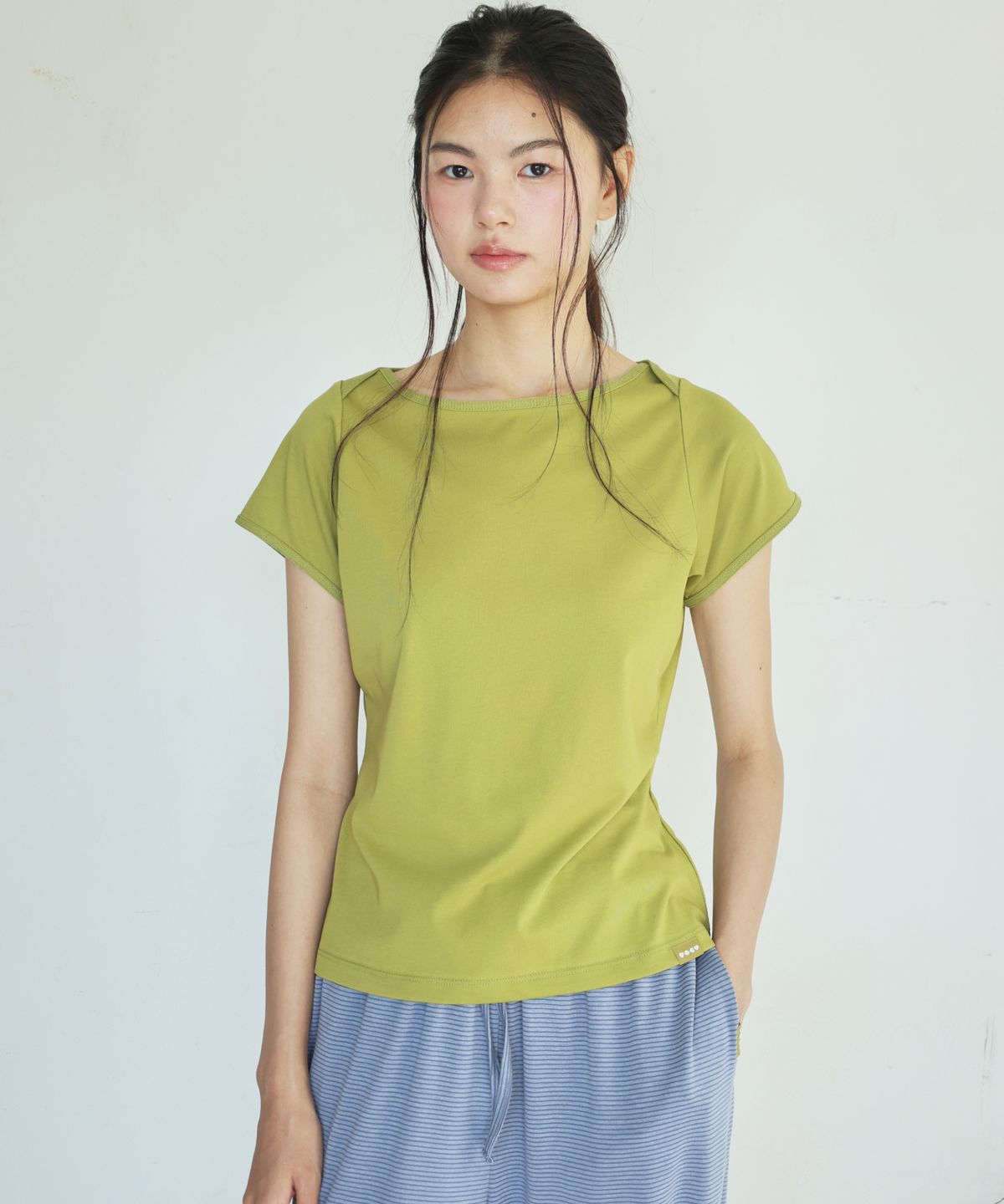 포에브(POEV) Solid Boat-neck T-Shirt - Olive Green