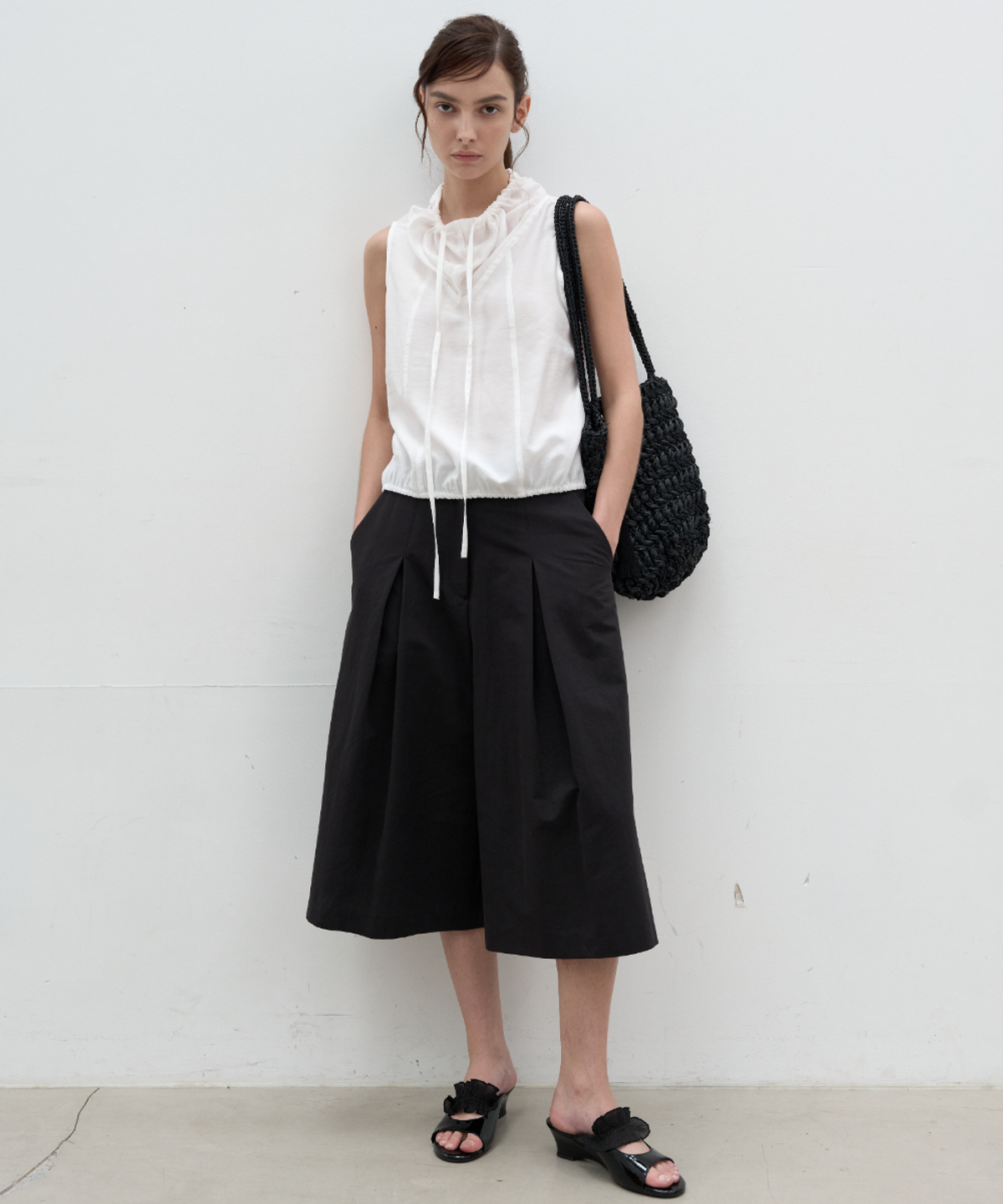 서란(SEORAN) Majel Sleeveless Blouse_Ivory