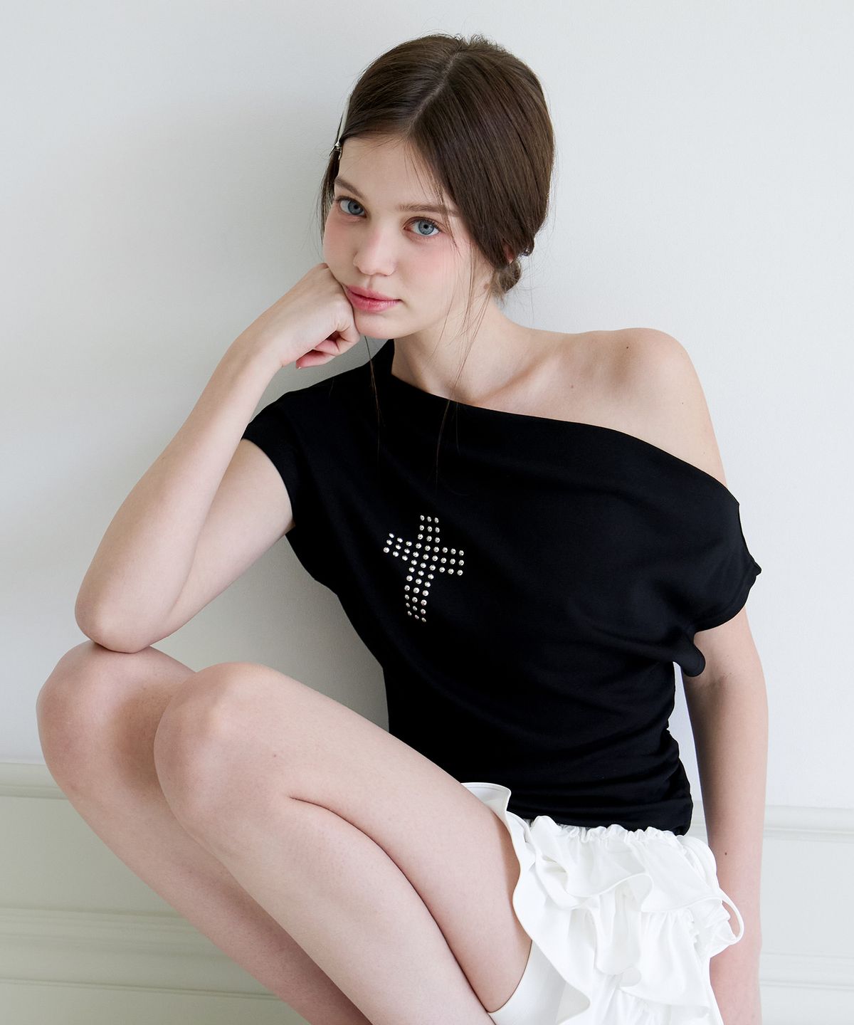 알키알카(ALKI ALKA) Studded Draped Top (Black)