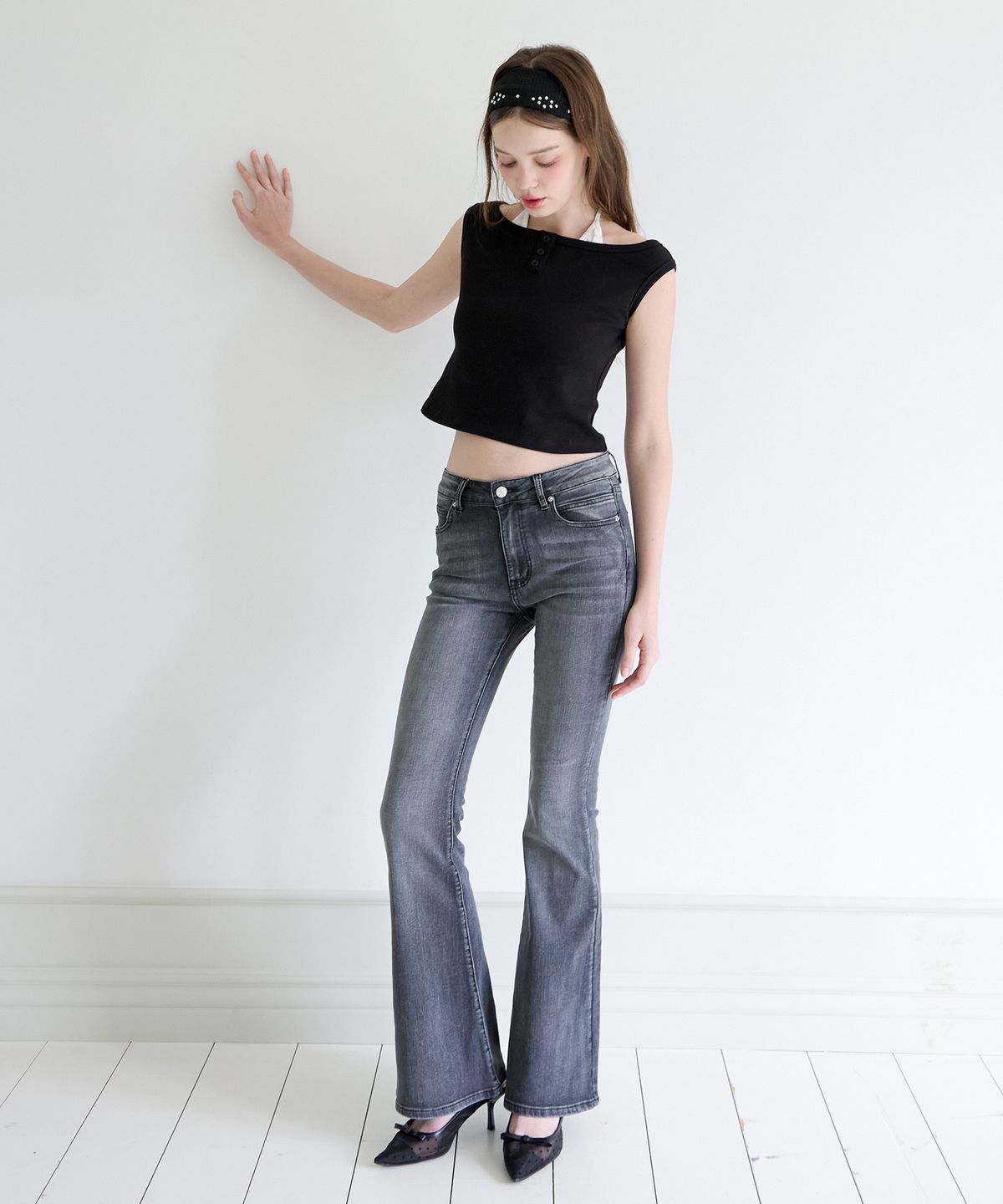 알키알카(ALKI ALKA) Blooming Halter Top (Black)