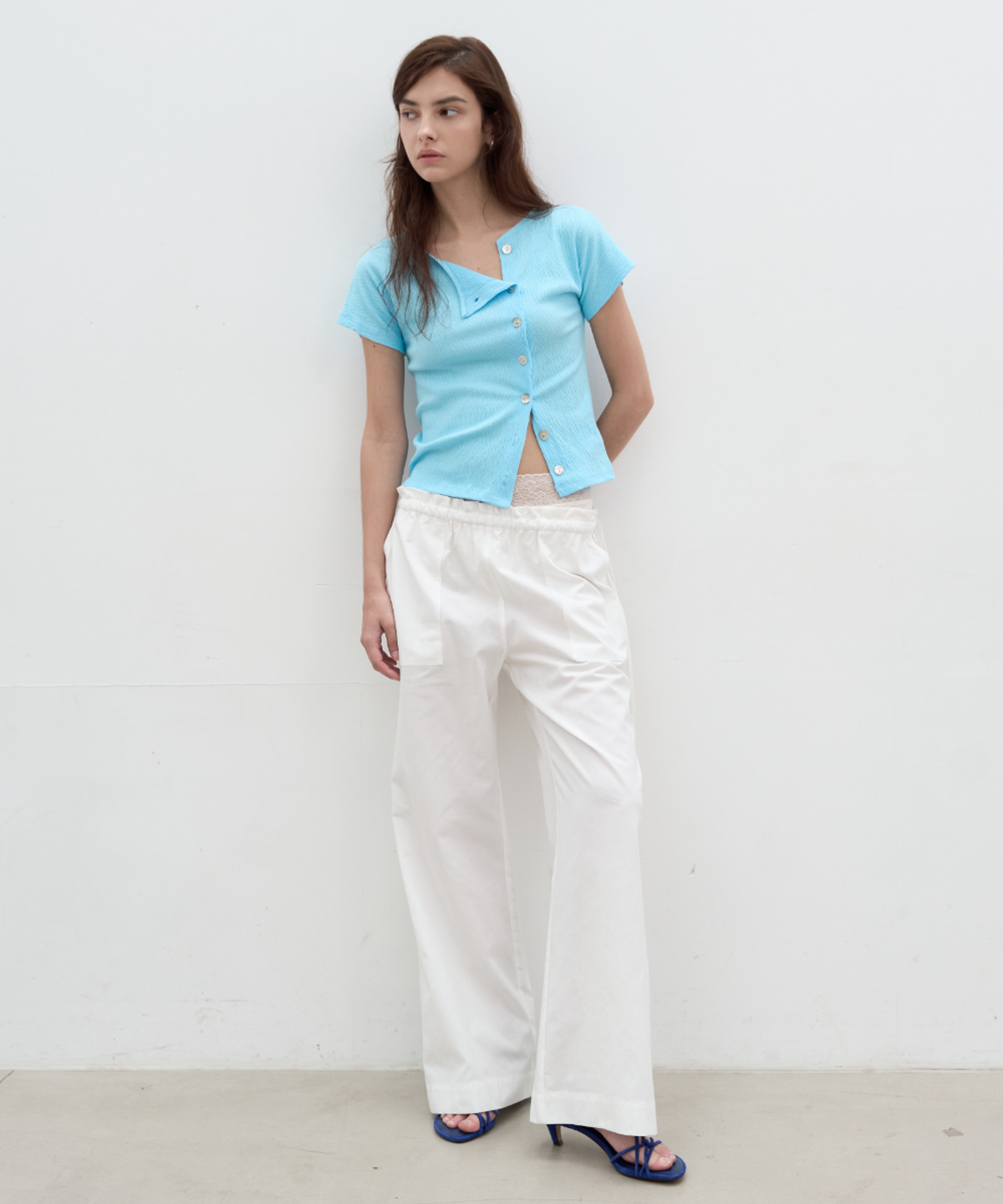서란(SEORAN) Unbalance Button Cardigan_Blue