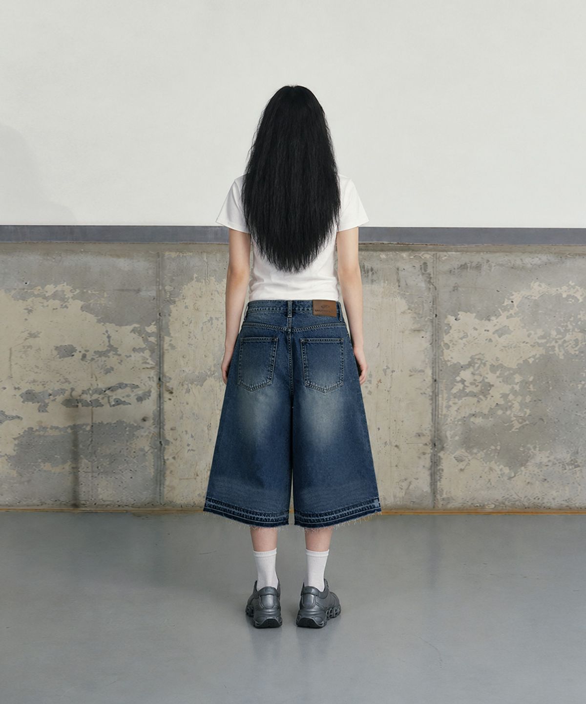 언유즈랩(UNUSEDLAB) 버뮤다 스터드 데님 [블루]