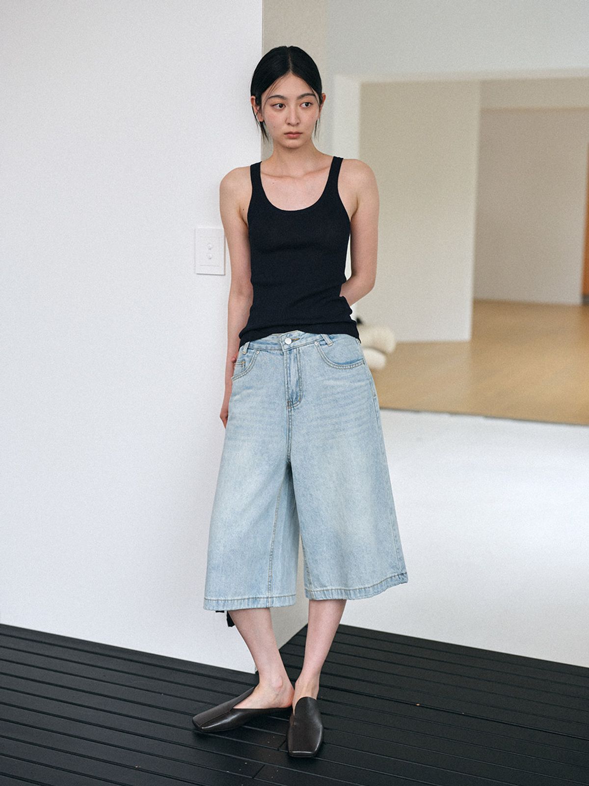 헌치(HUNCH) Wide-Leg Denim Bermuda Shorts