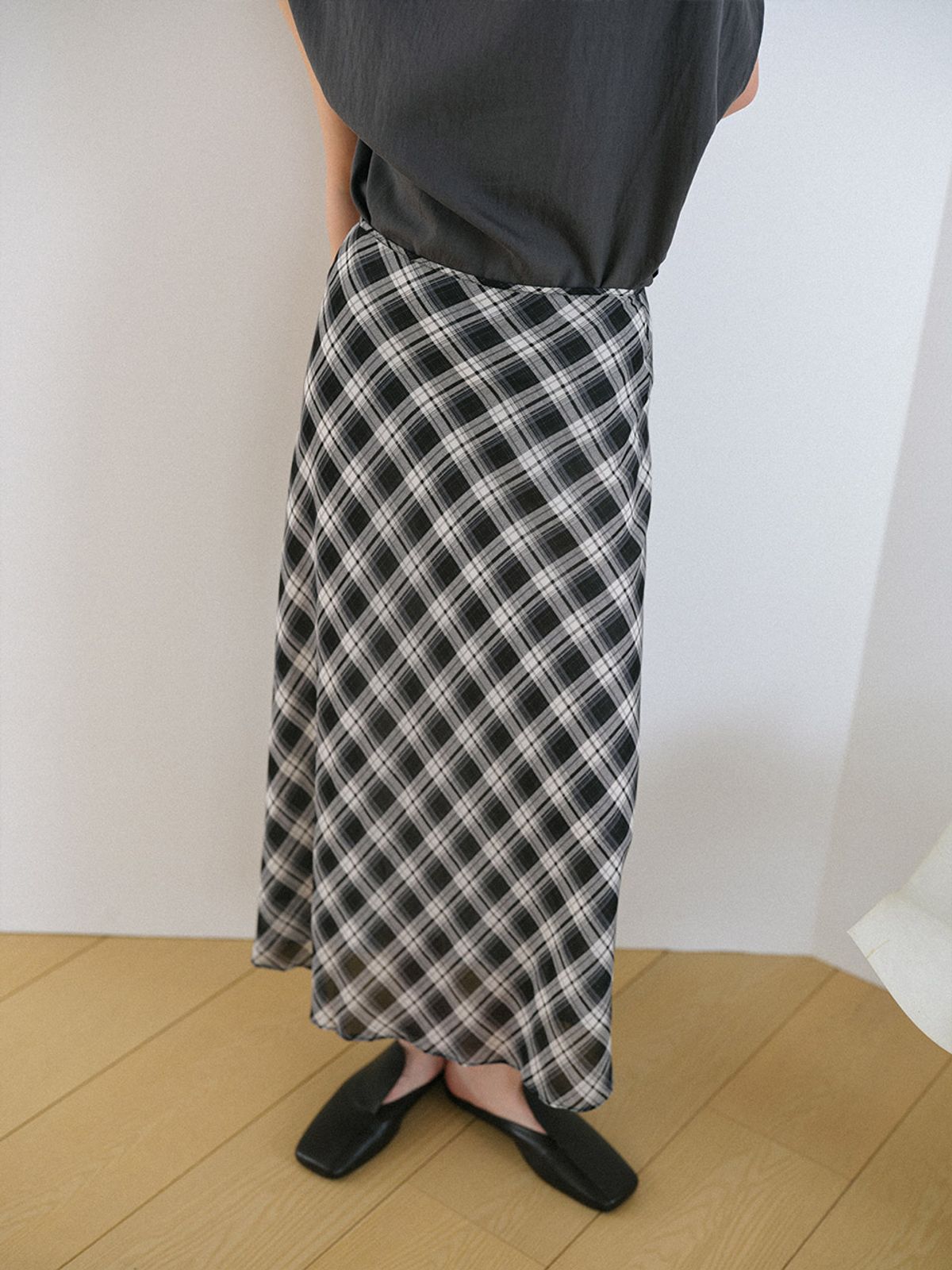 헌치(HUNCH) Sheer Check Chiffon Skirt (2color)