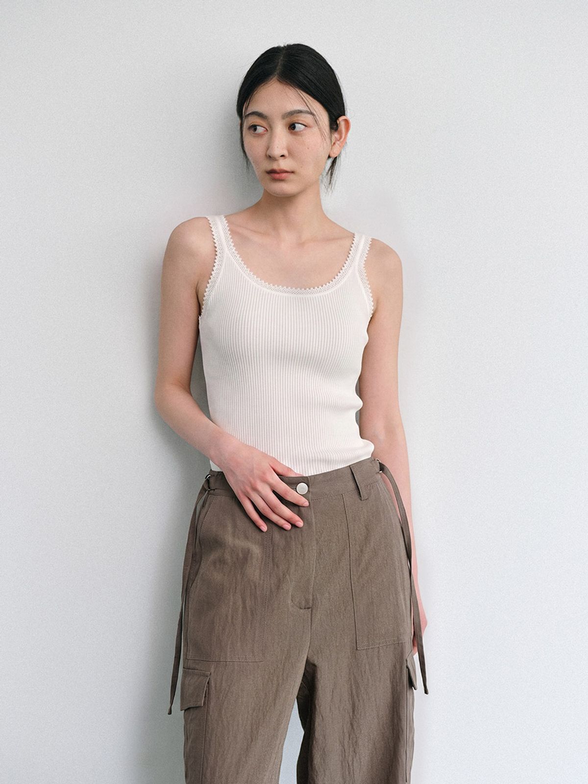 헌치(HUNCH) Lace Trim Knit Top (2color)