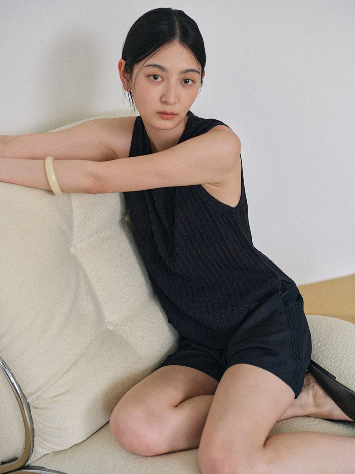 헌치(HUNCH) Cool Touch Sleeveless Knit Top (3color)