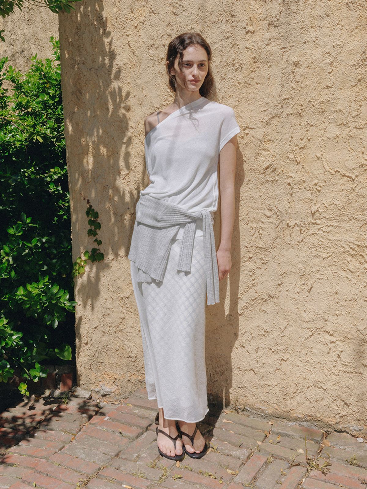 헌치(HUNCH) Asymmetric Sheer Knit Top (2color)