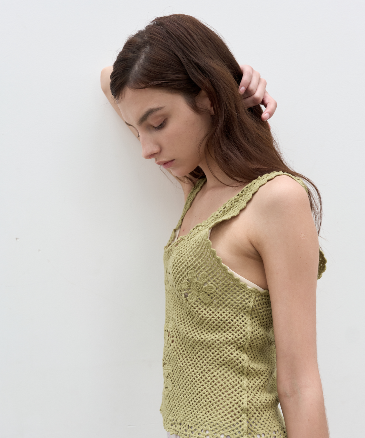 서란(SEORAN) Flower Sleeveless Top_Olive