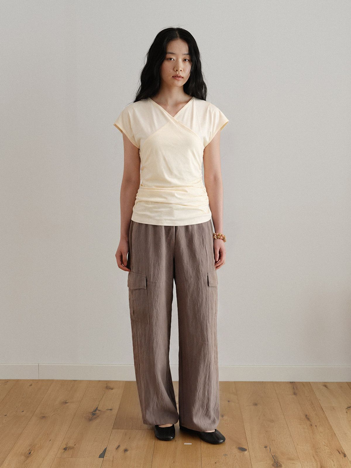 헌치(HUNCH) Wrap Draped V-Neck Top (2color)