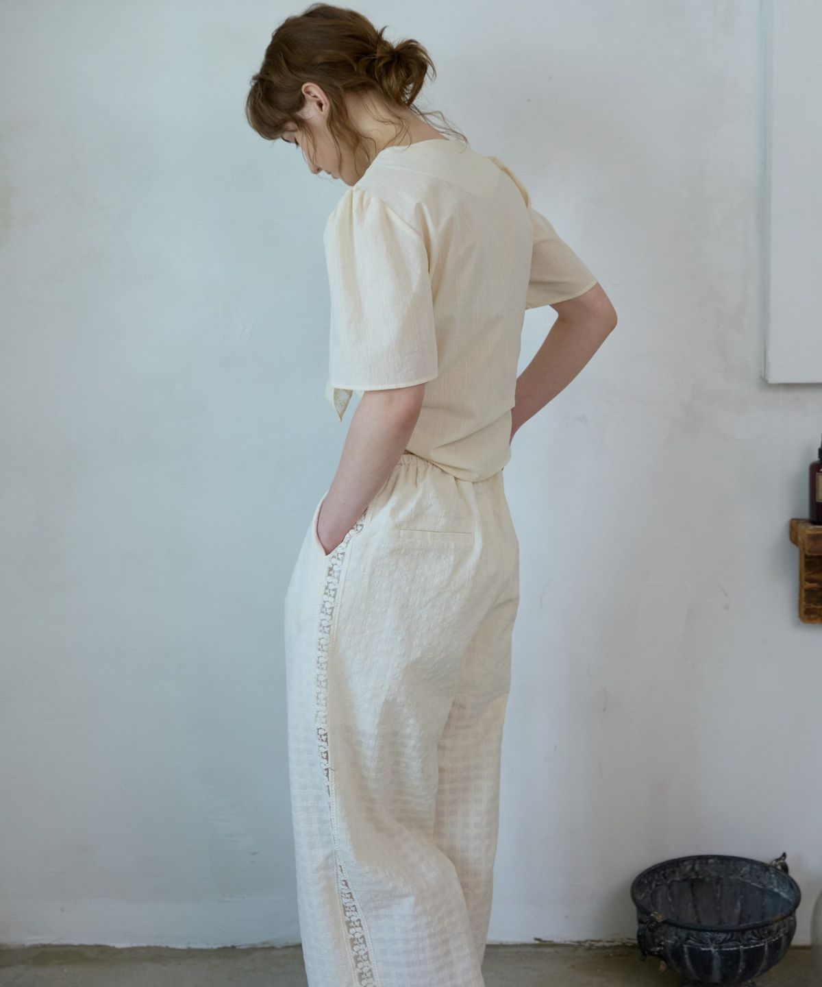 위오이(WIOE) Lacy Jacquard Banding Pants_Ivory