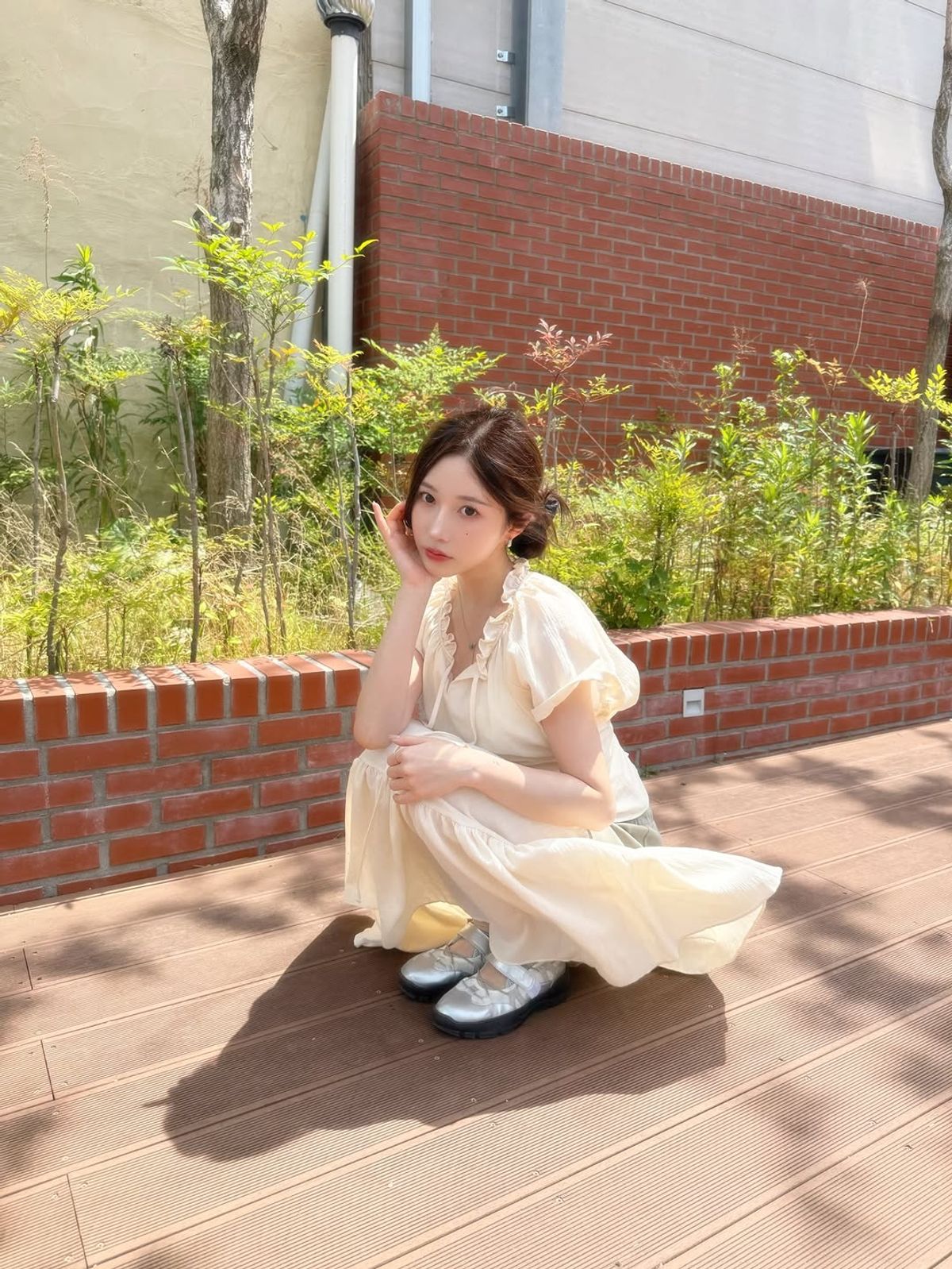위오이(WIOE) Rebecca Ribbon Tie Blouse_Cream