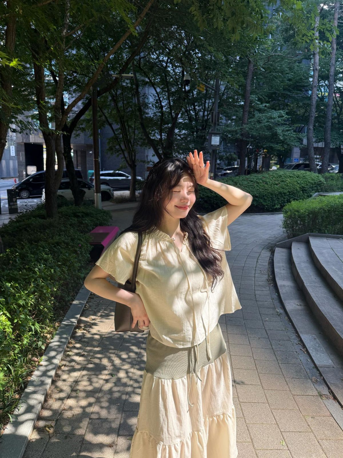 위오이(WIOE) Rebecca Ribbon Tie Blouse_Cream