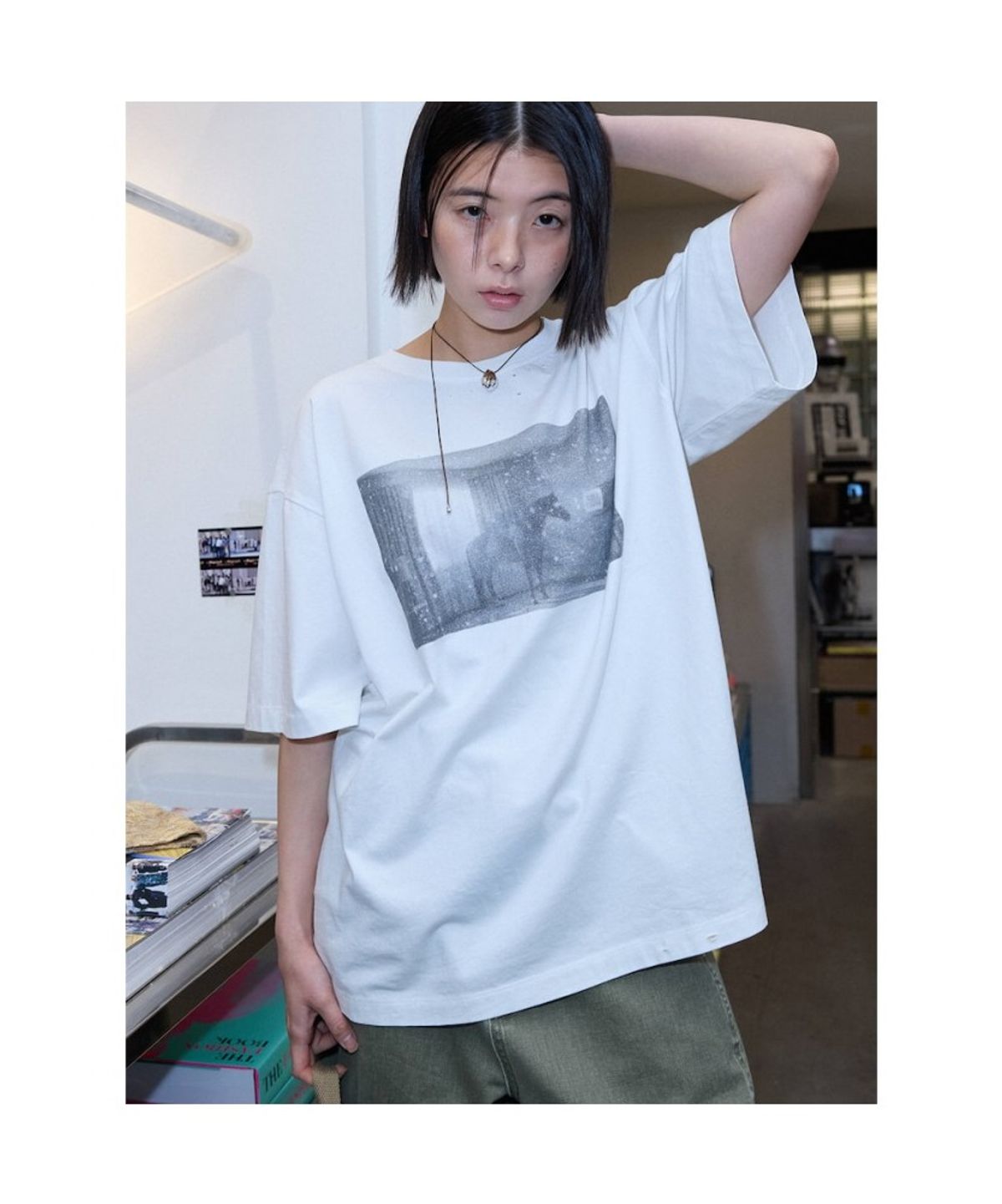 샌드 사운드(SAND SOUND) (UNISEX) 반소매 포토 티셔츠  화이트