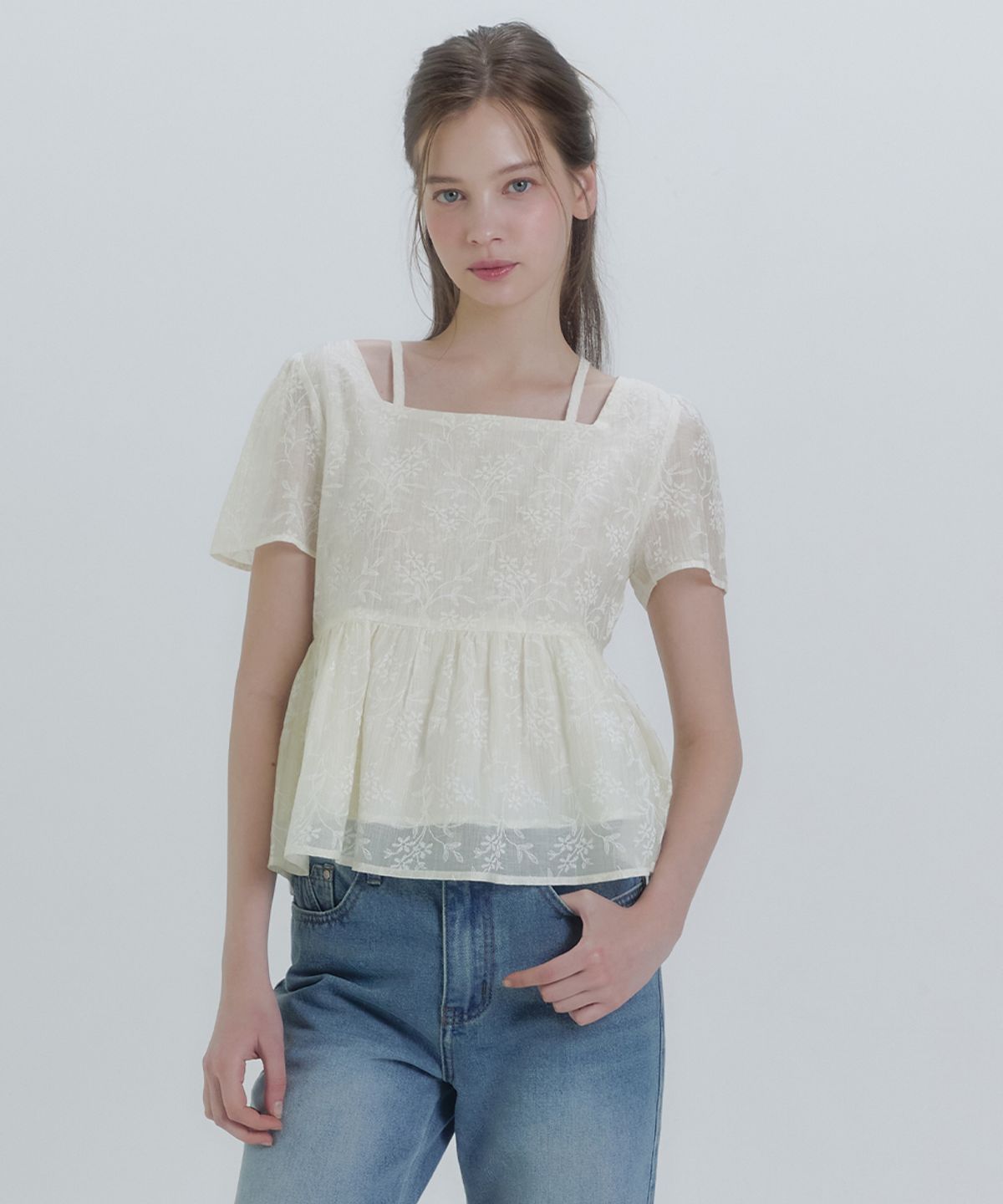 미케네(MICANE) 리엔 스퀘어넥 블라우스
